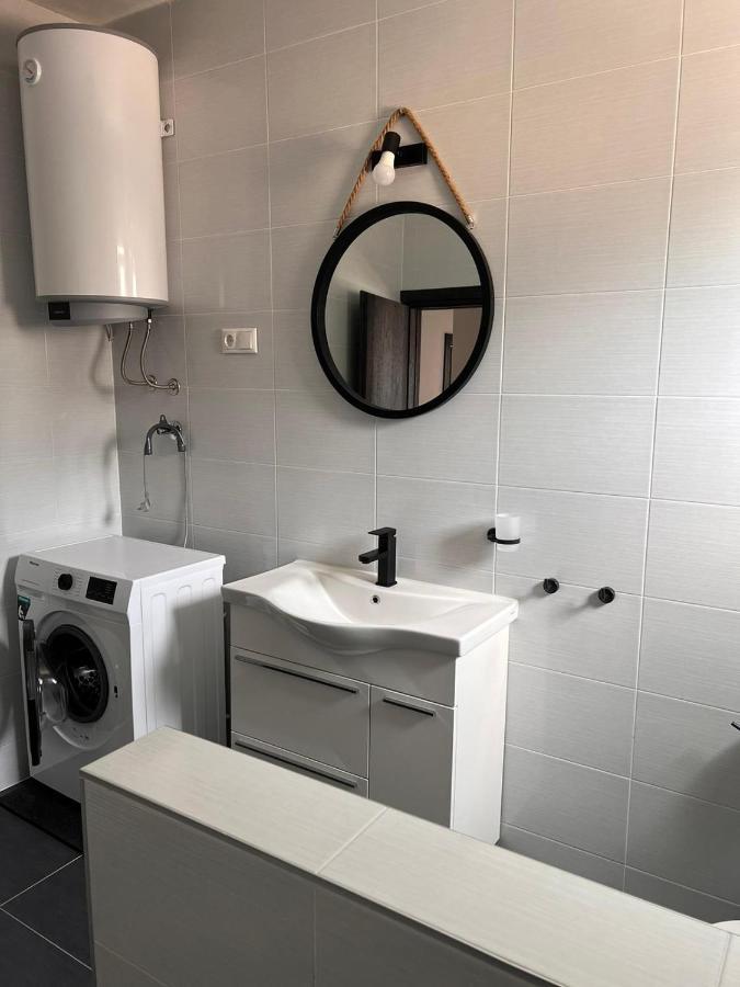 Apartment Lena Baška Voda Kültér fotó