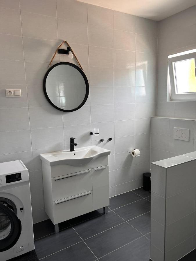 Apartment Lena Baška Voda Kültér fotó